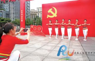 马上观：从汉服到新中式穿搭看中国传统文化的复苏与振兴